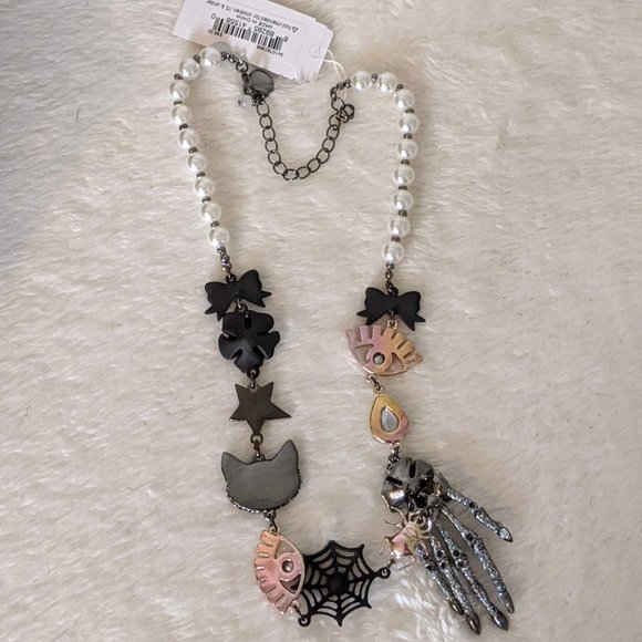 NWT Betsey Johnson Hand Halloween Necklace … - Picture 5 of 7